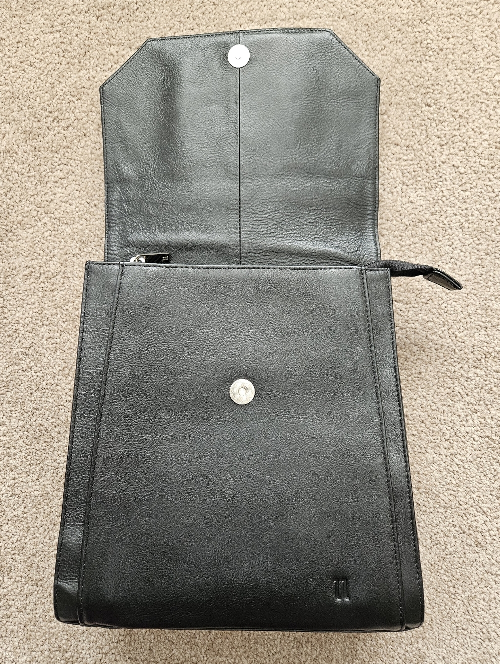 Black Leather Purse / Backpack - Picture 5 of 9